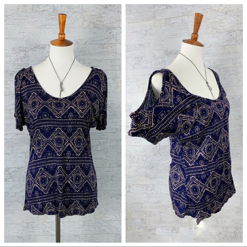 Blue aztec print cold shoulder / open shoulder short sleeve blouse